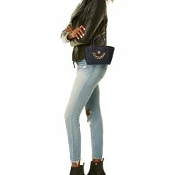 Best reviews of 😍 Versace La Medusa Small Leather Tote 🎁 -Versace Sales Store c59ded948c7f428dacc74bd4c698d53c 1080x